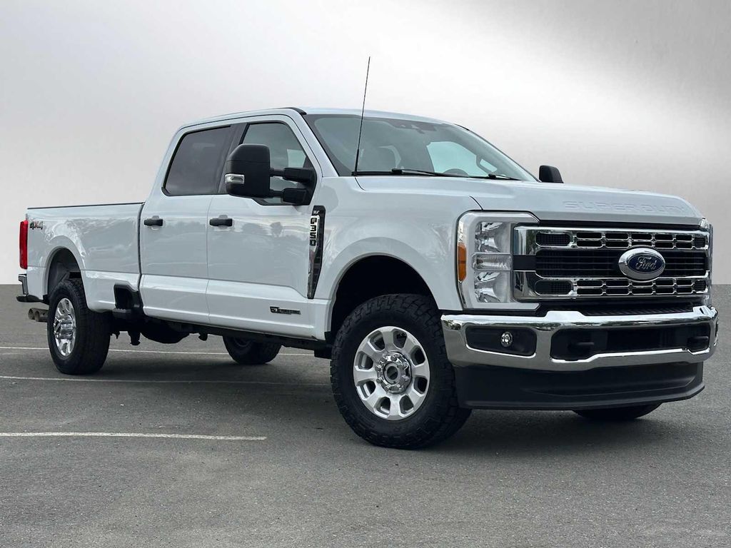 2023 Ford F-350 Super Duty XLT Crew Cab 4WD