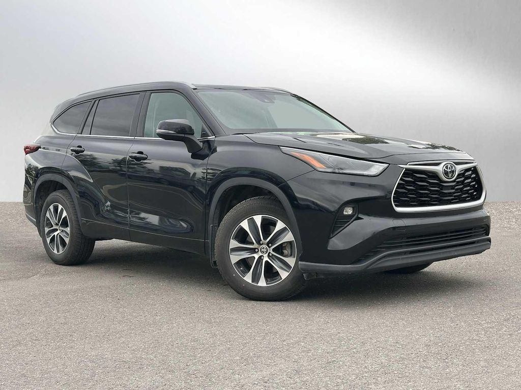2024 Toyota Highlander XLE AWD