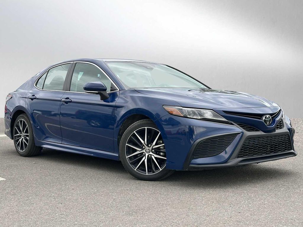 2024 Toyota Camry SE FWD