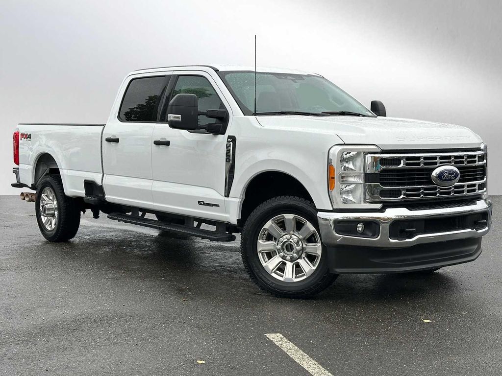 2023 Ford F-350 Super Duty XLT Crew Cab 4WD