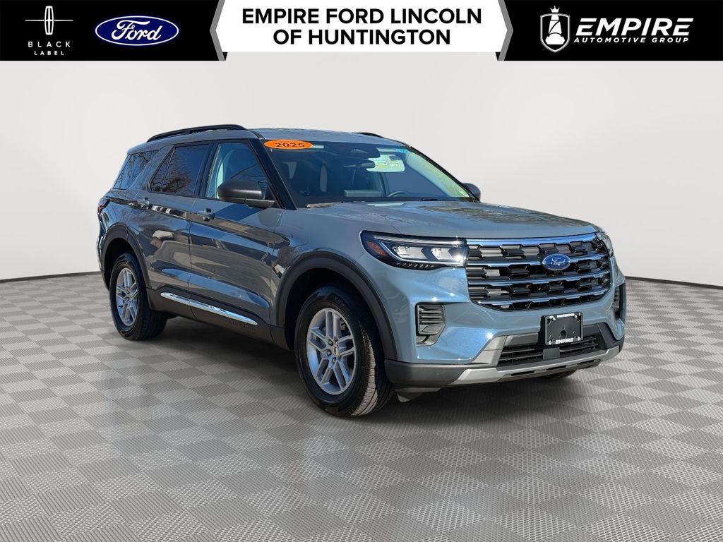 2025 Ford Explorer Active AWD