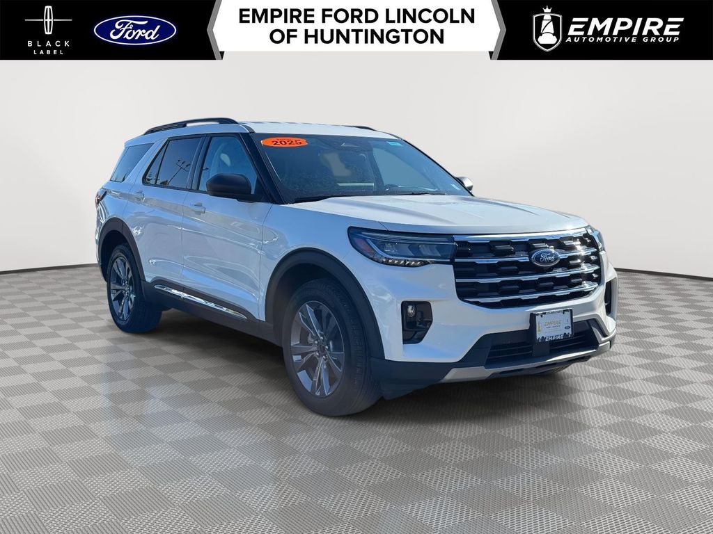 2025 Ford Explorer Active AWD