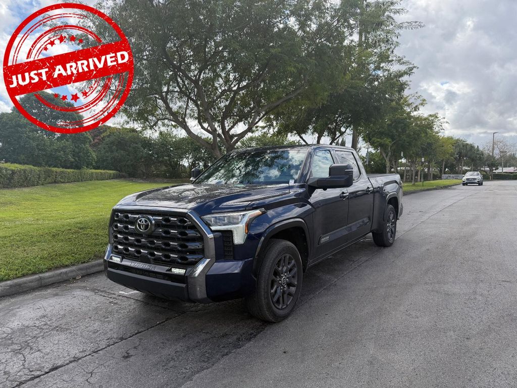 2022 Toyota Tundra Platinum CrewMax Cab LB 4WD