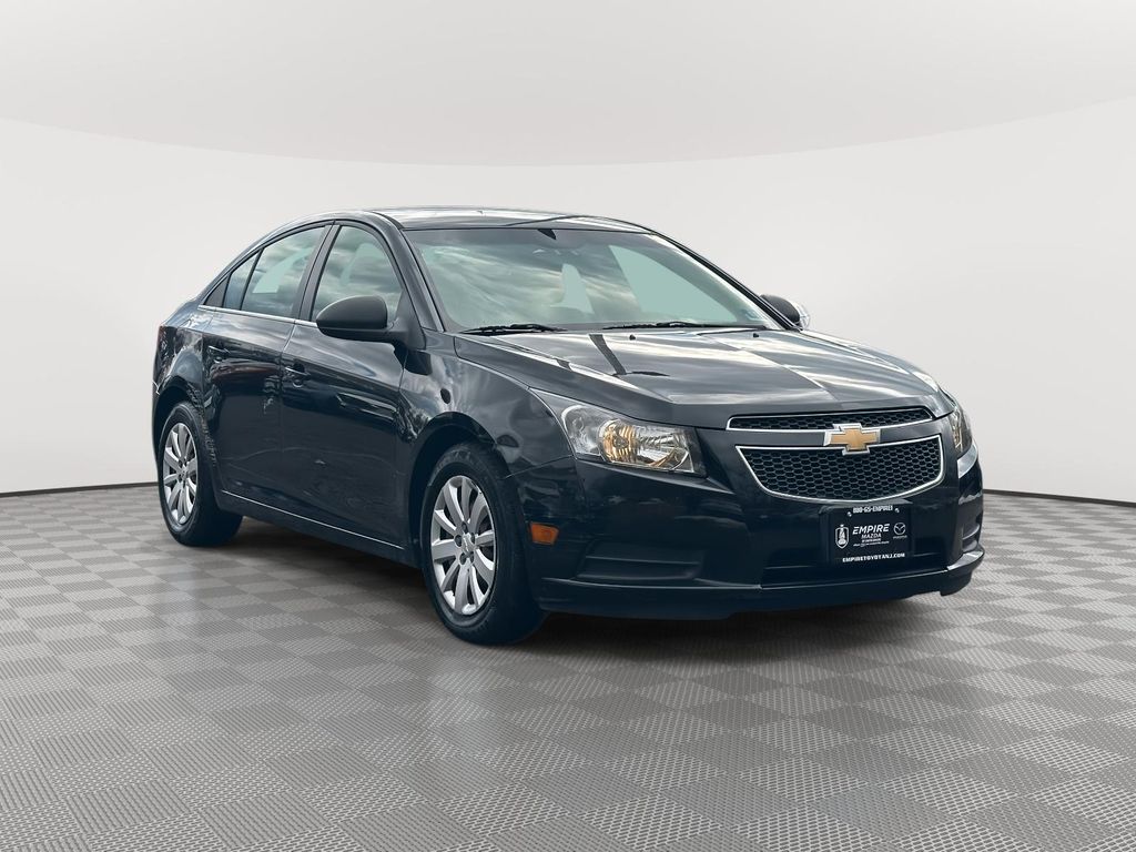 2011 Chevrolet Cruze LS Sedan FWD