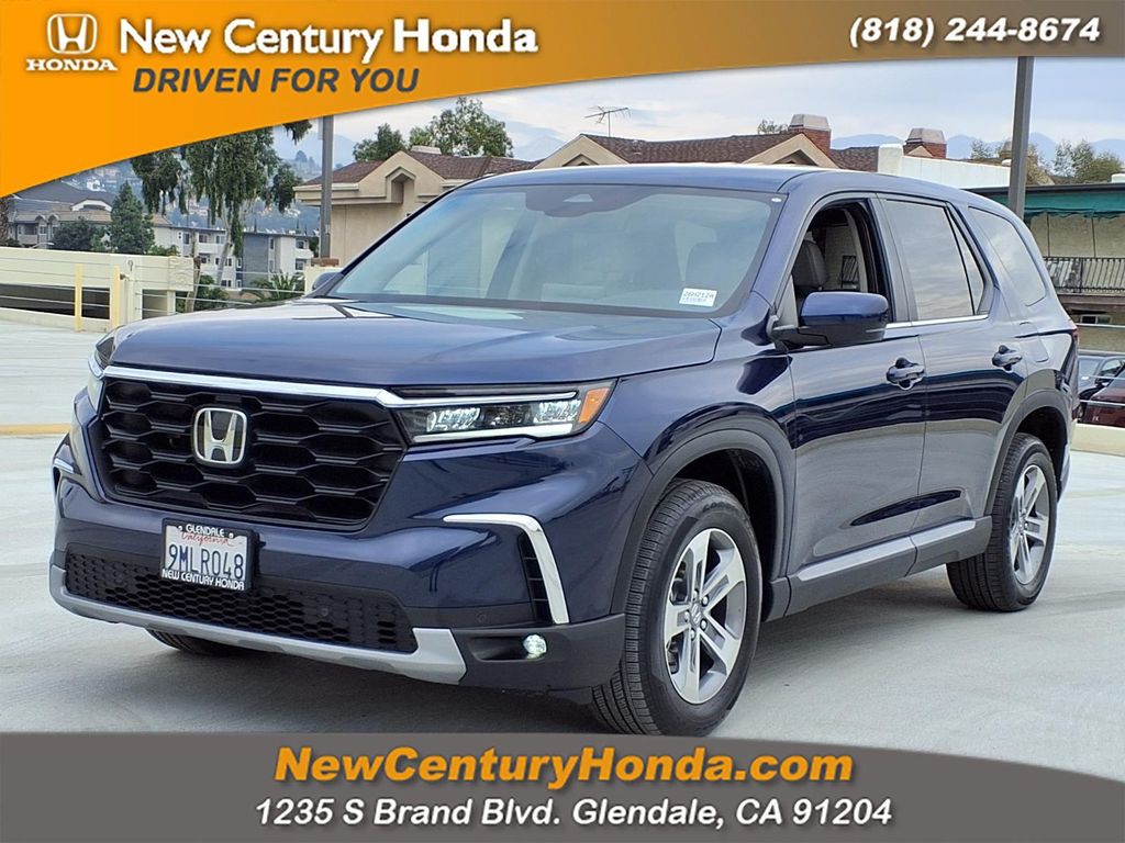 2024 Honda Pilot EX-L AWD with Captains Chairs