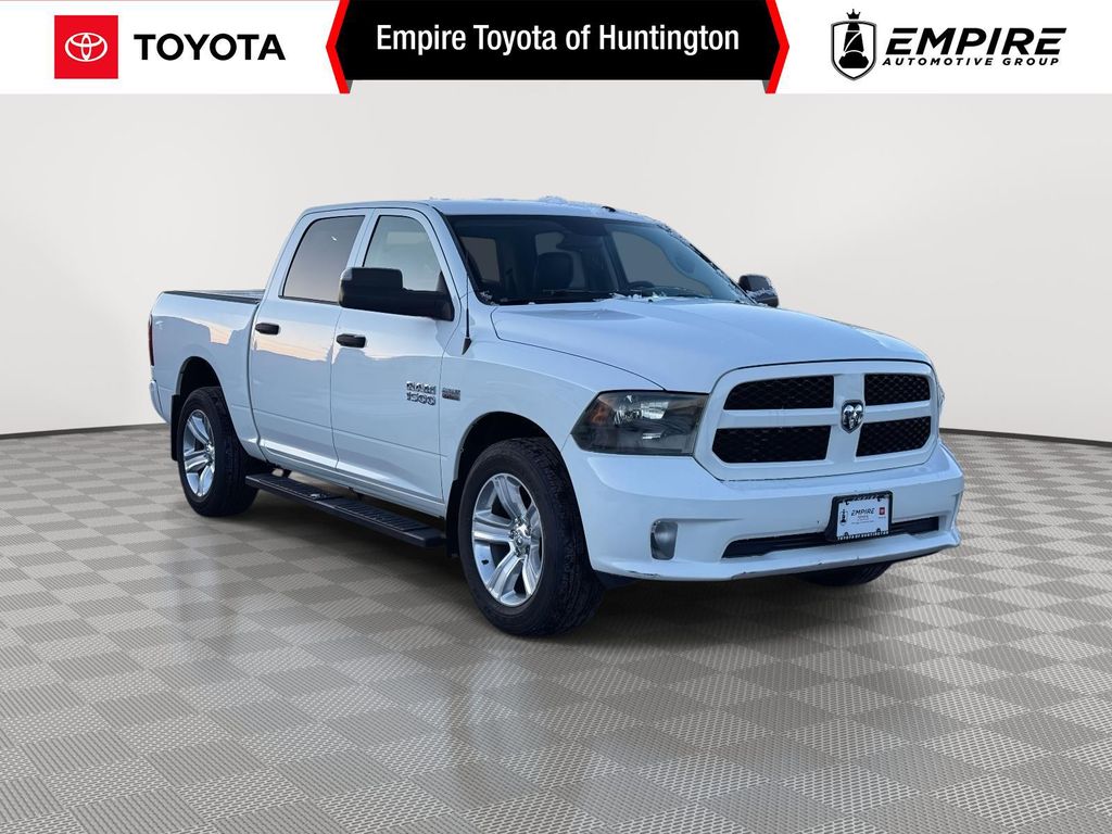 2016 RAM 1500 Express Crew Cab 4WD