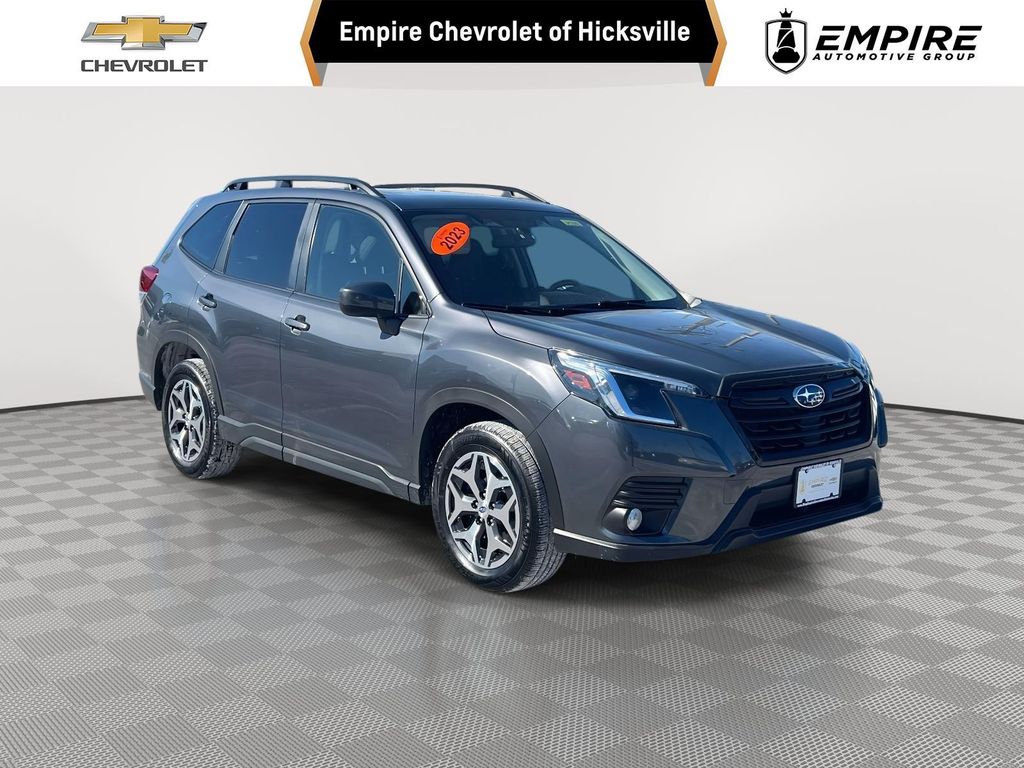 2023 Subaru Forester Premium Crossover AWD