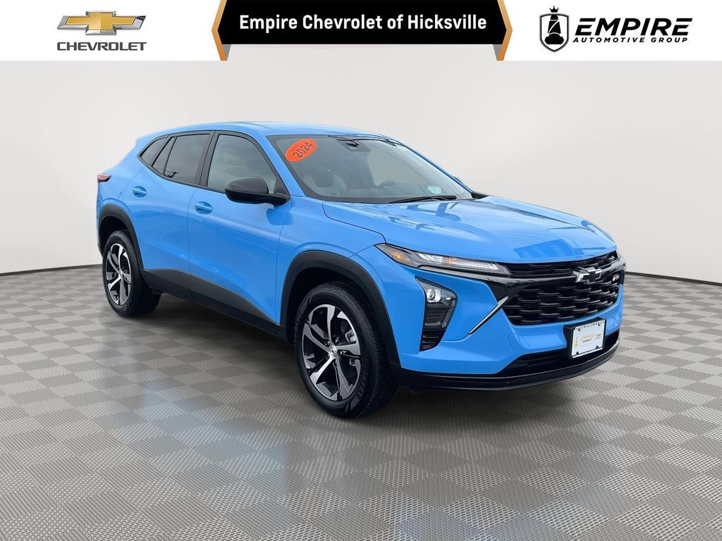 2024 Chevrolet Trax RS with 1RS FWD