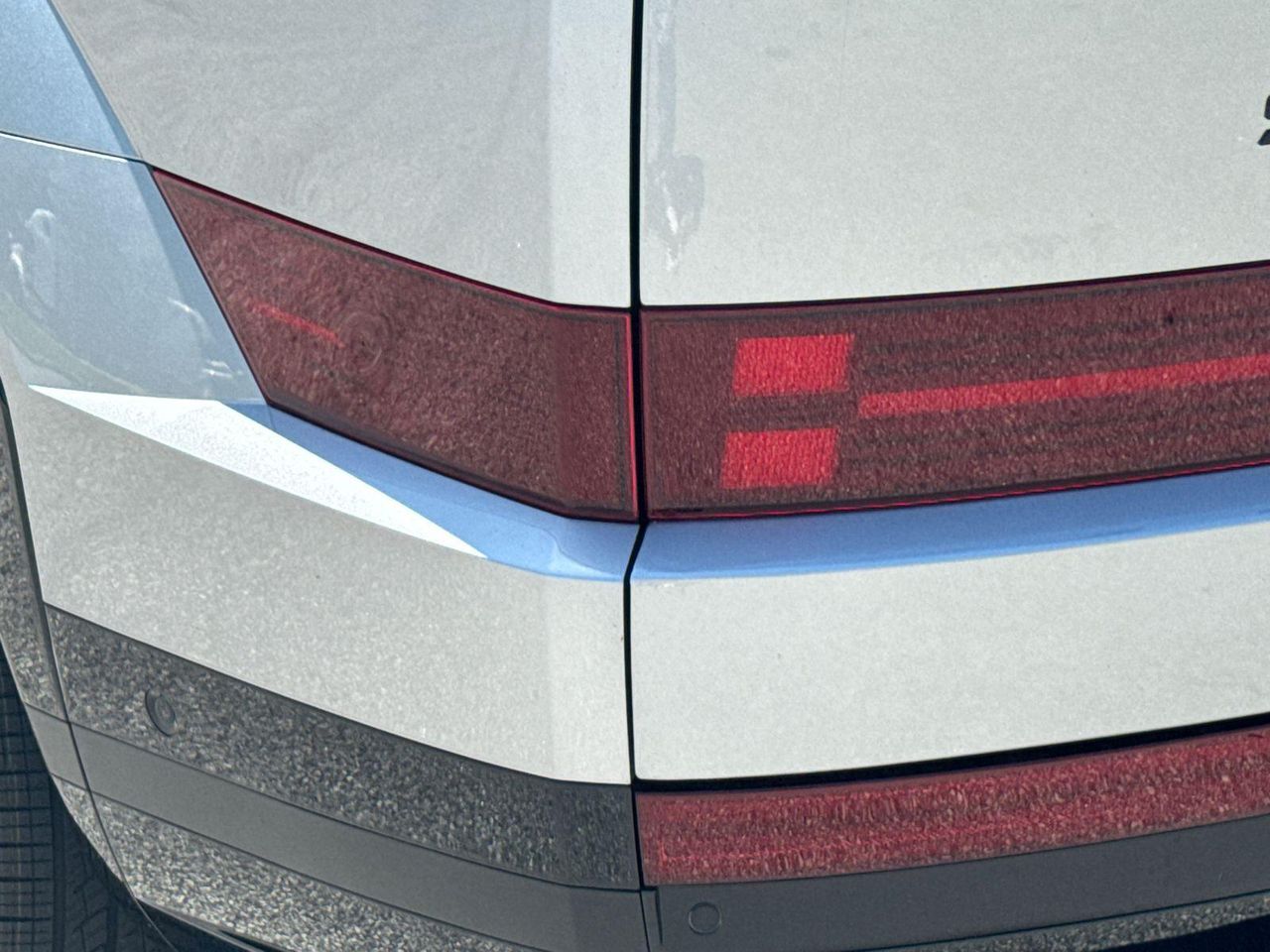New 2024 Shimmering Silver HYUNDAI Calligraphy FWD image 11