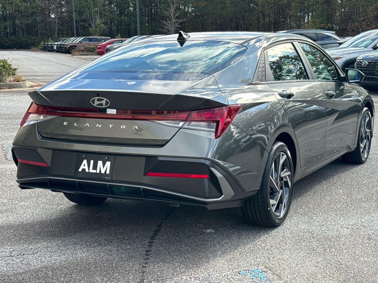 2025 Hyundai Elantra SEL Convenience photo 5