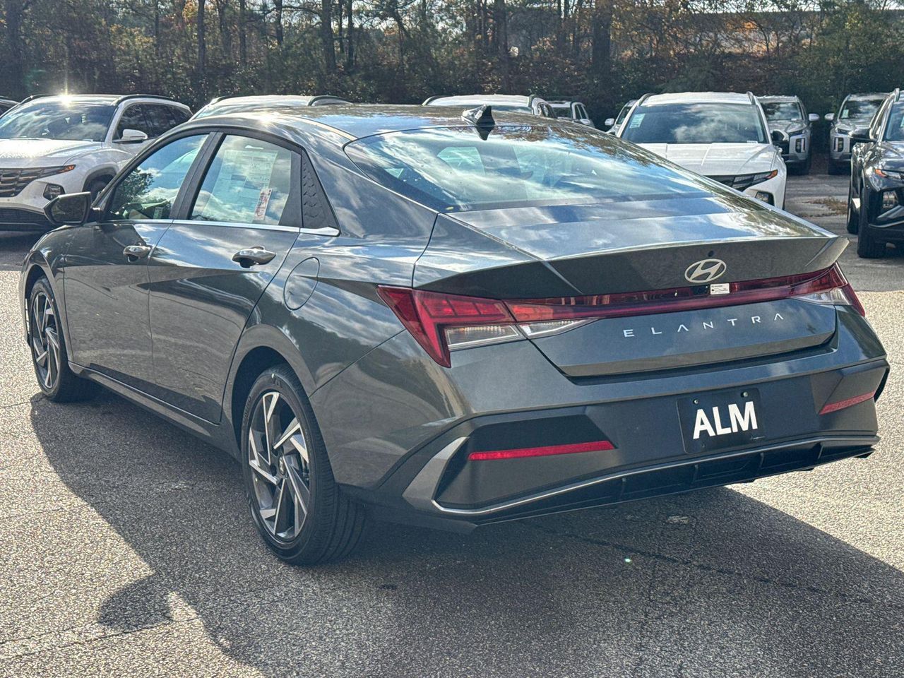 2025 Hyundai Elantra SEL Convenience photo 7