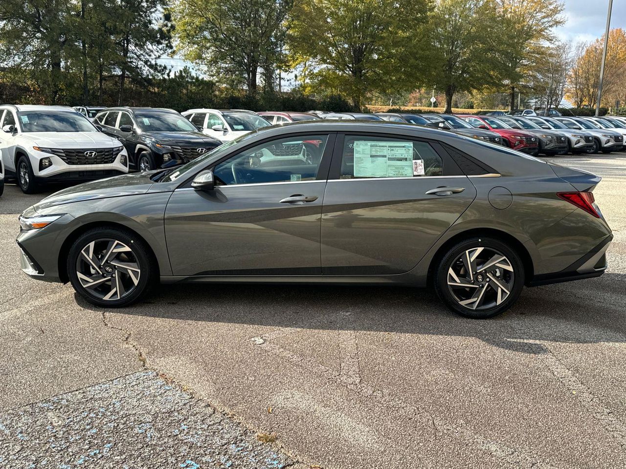 2025 Hyundai Elantra SEL Convenience photo 8