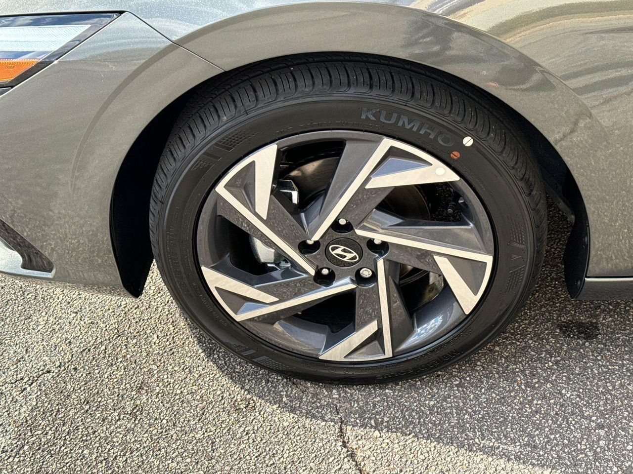 2025 Hyundai Elantra SEL Convenience photo 11