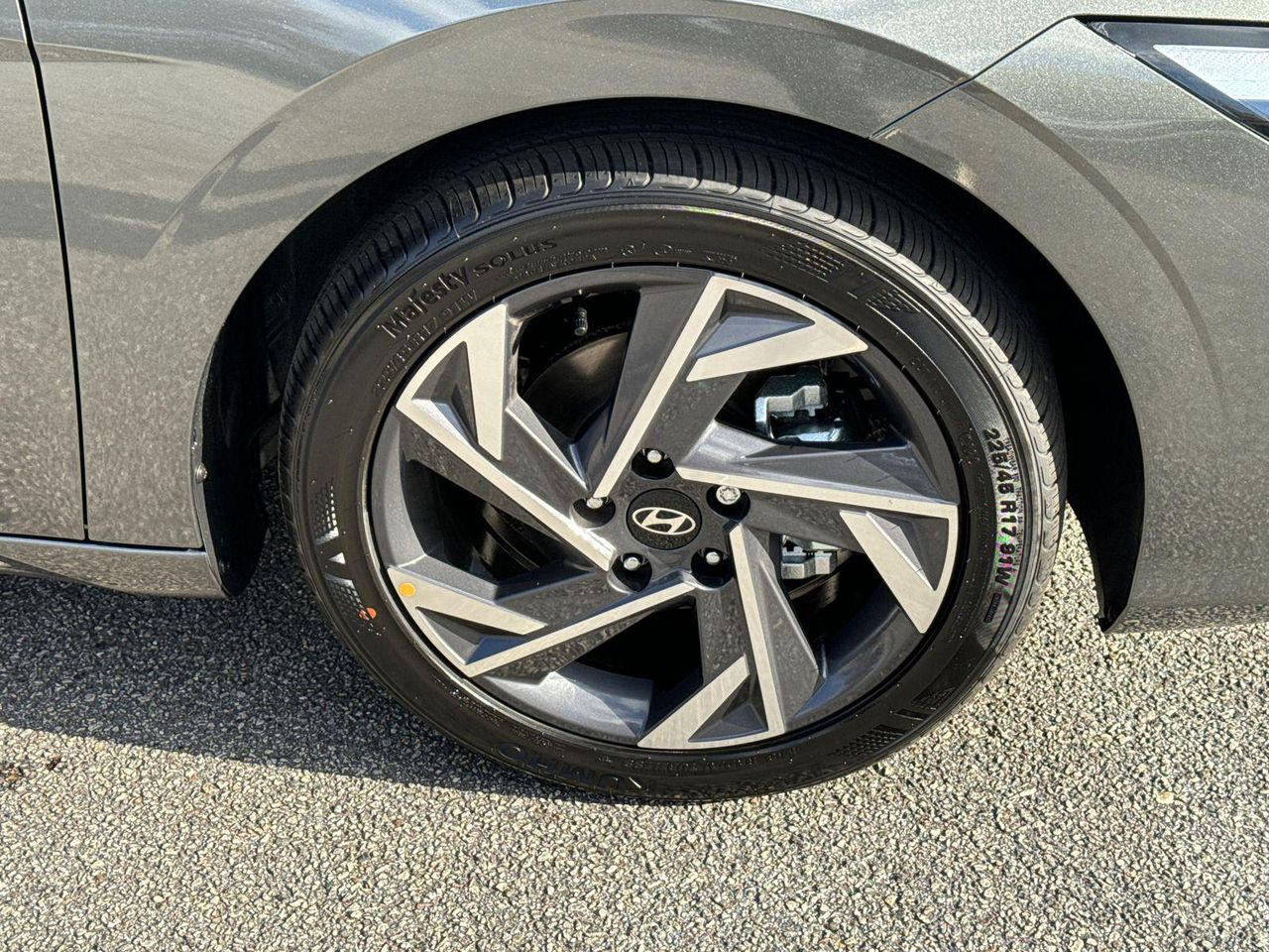 2025 Hyundai Elantra SEL Convenience photo 12
