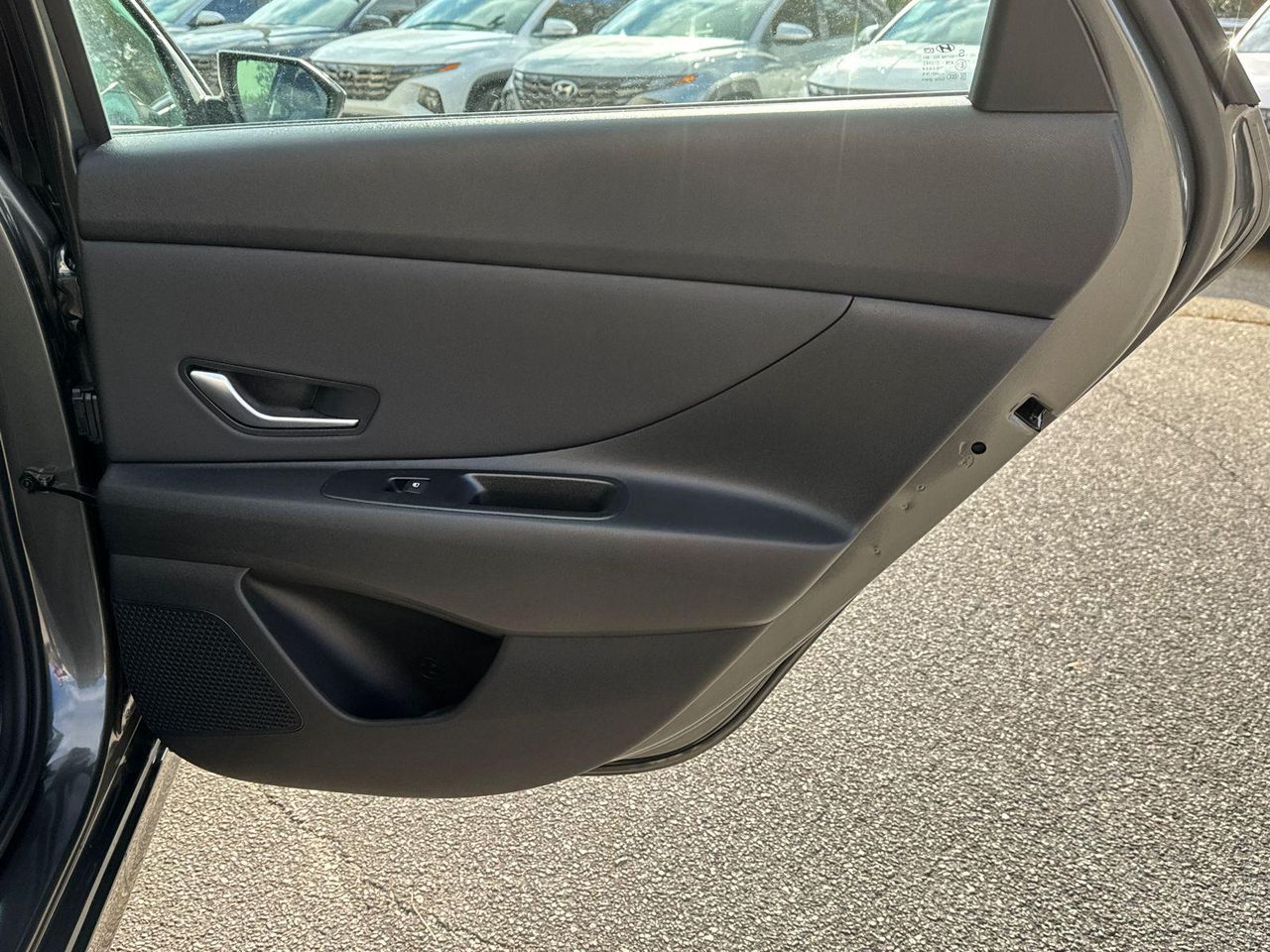 2025 Hyundai Elantra SEL Convenience photo 16