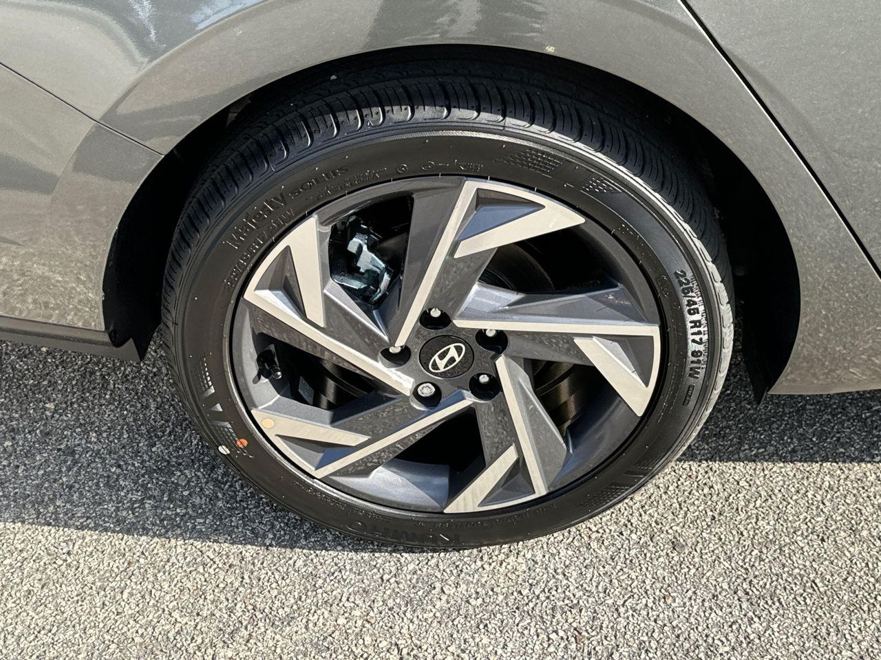 2025 Hyundai Elantra SEL Convenience photo 17