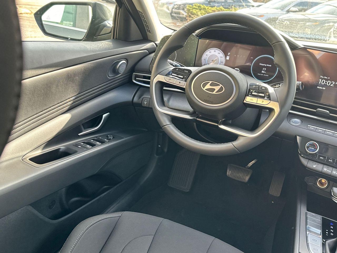 2025 Hyundai Elantra SEL Convenience photo 24
