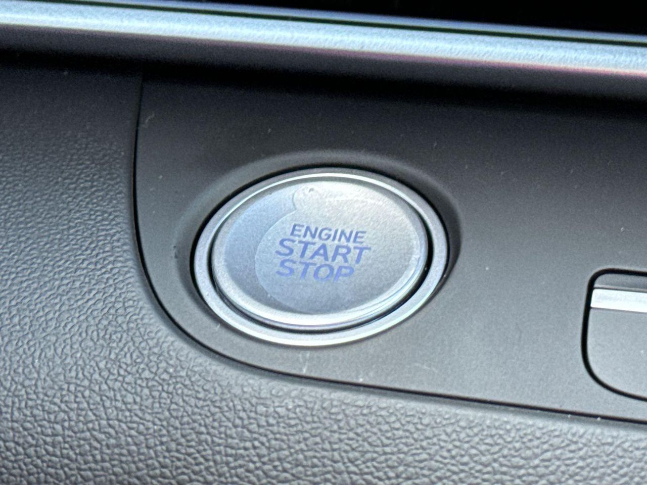 2025 Hyundai Elantra SEL Convenience photo 32