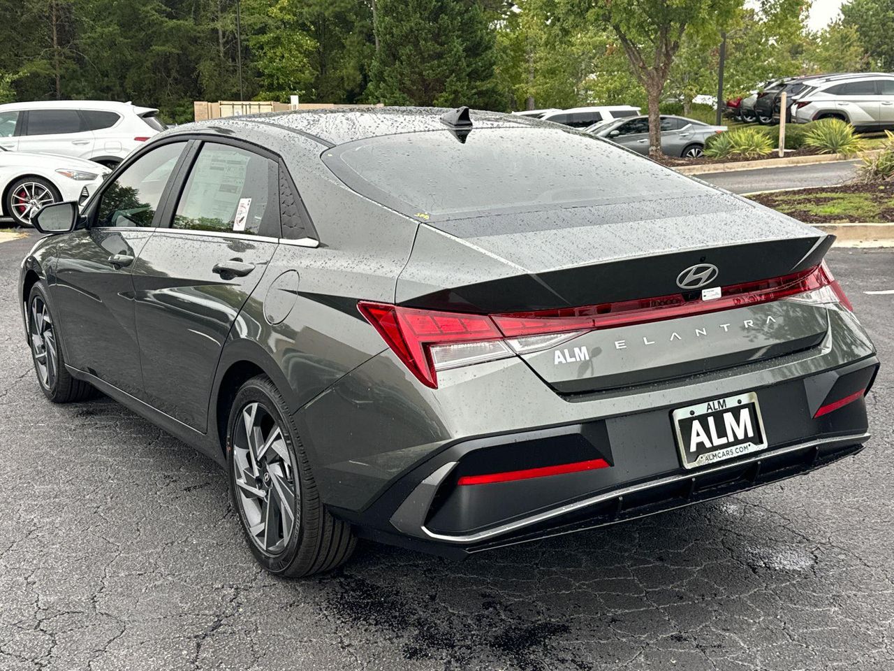 2025 Hyundai Elantra SEL Convenience photo 7