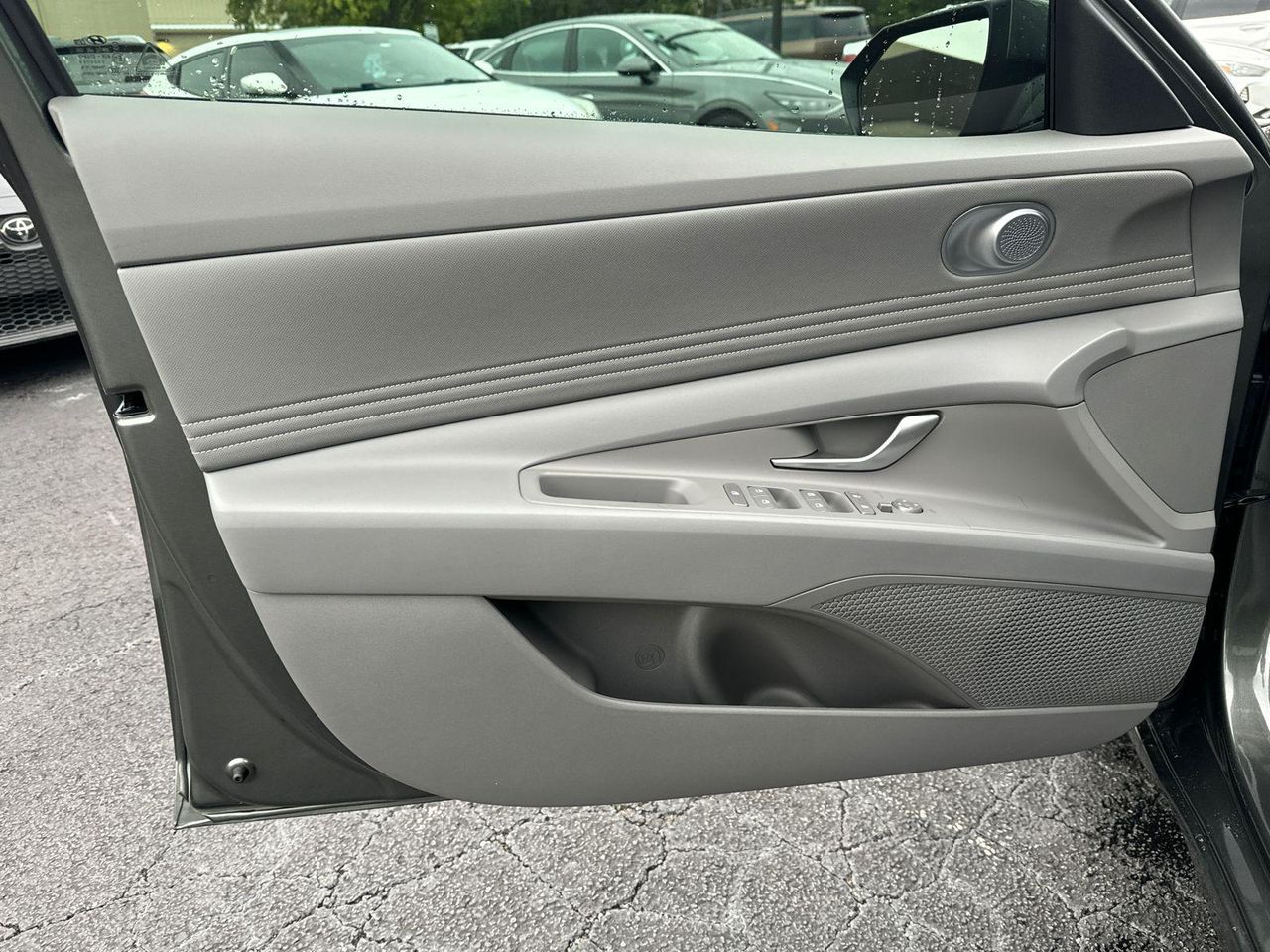 2025 Hyundai Elantra SEL Convenience photo 10