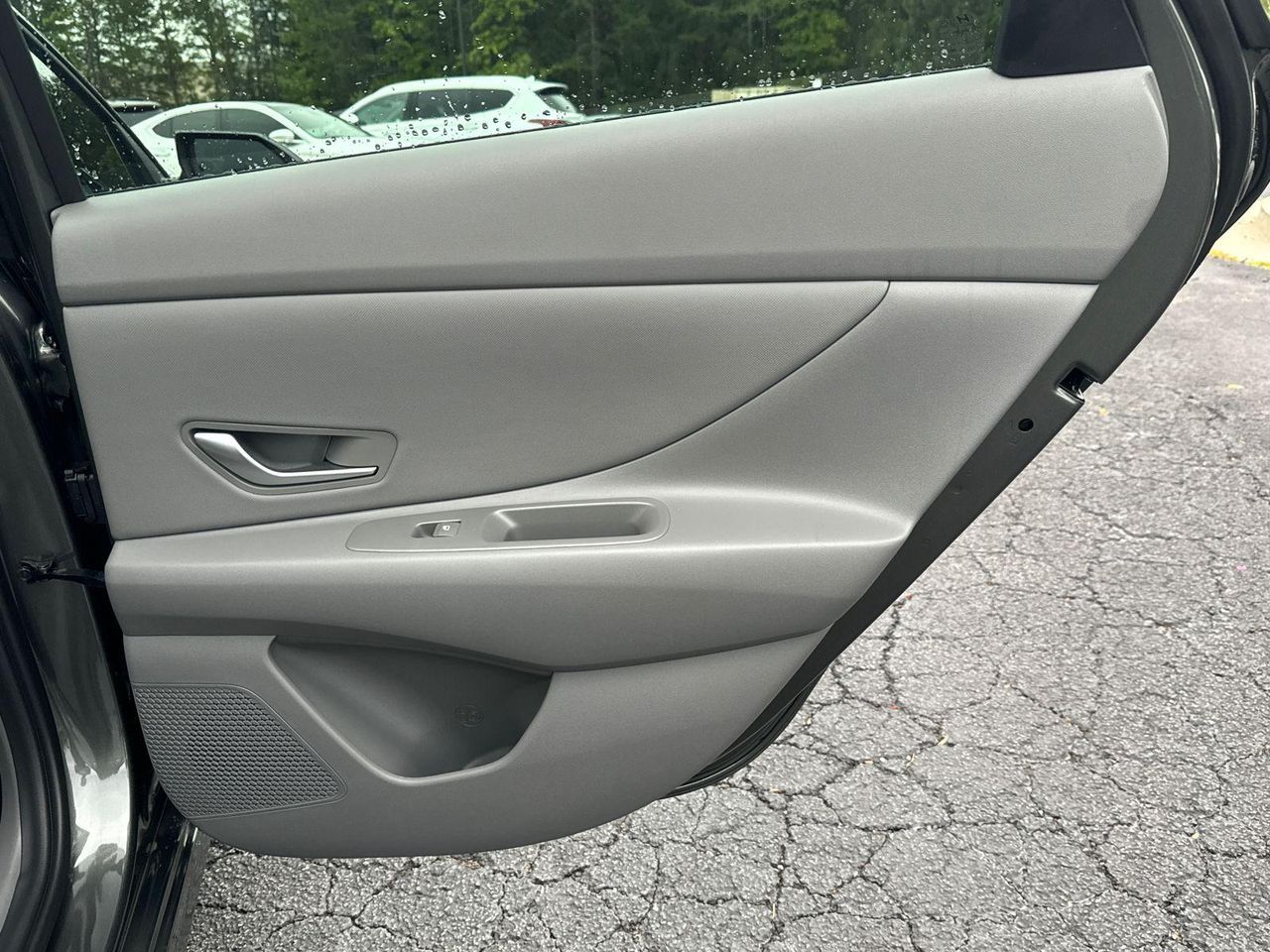 2025 Hyundai Elantra SEL Convenience photo 16