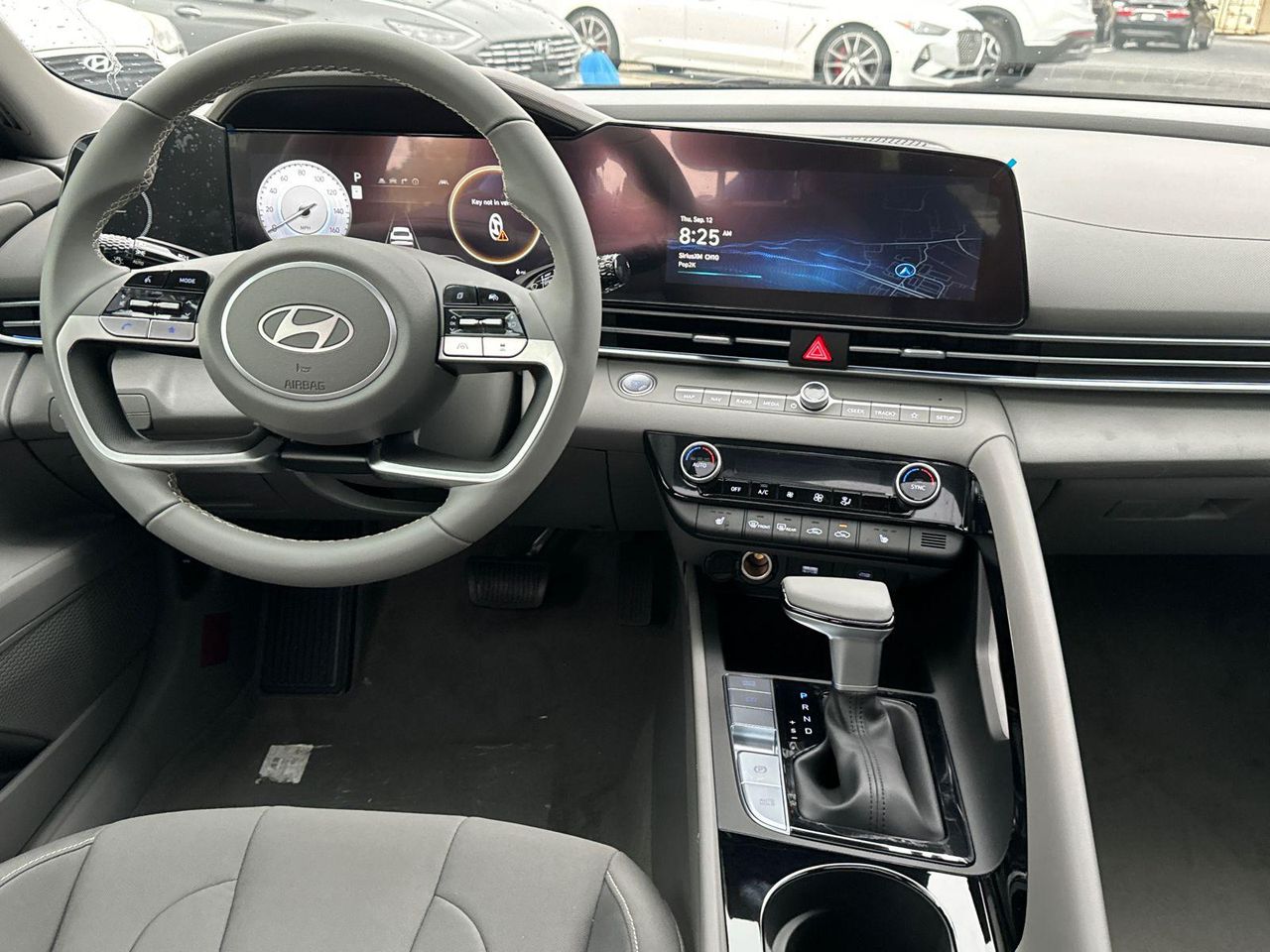 2025 Hyundai Elantra SEL Convenience photo 23