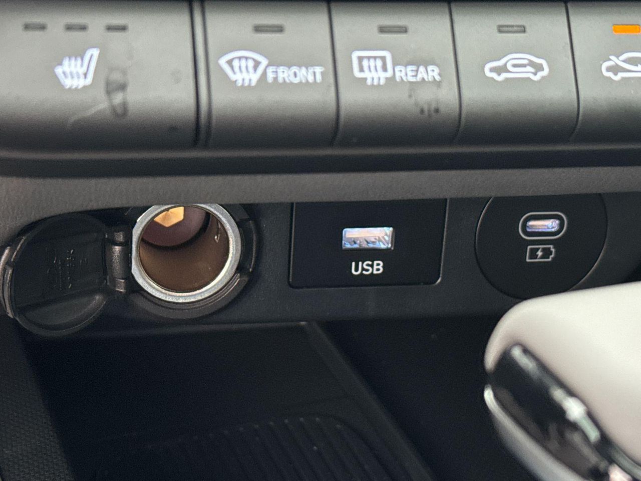 2025 Hyundai Elantra SEL Convenience photo 32