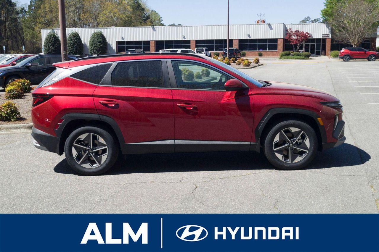 2025 Hyundai Tucson SEL photo 3