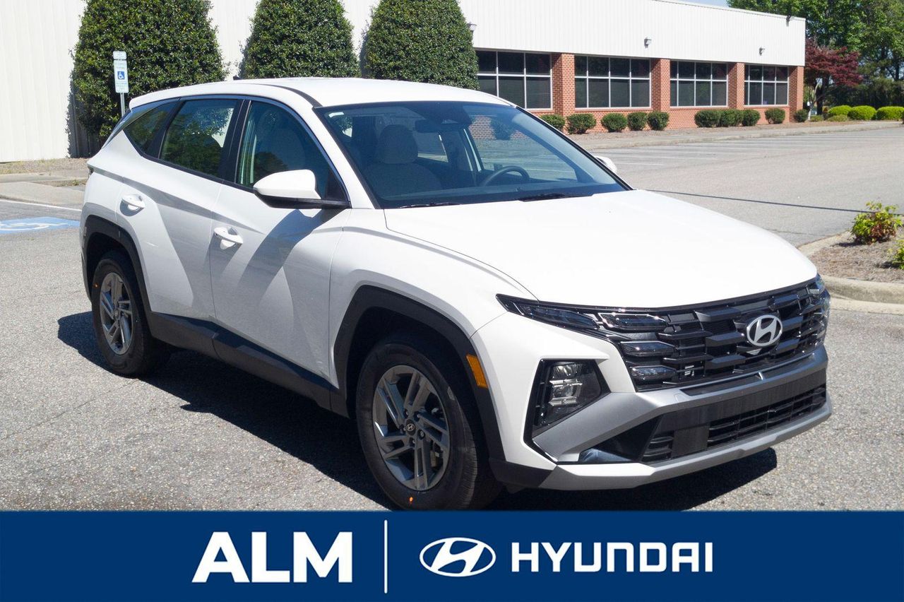 2025 Hyundai Tucson SE photo 2