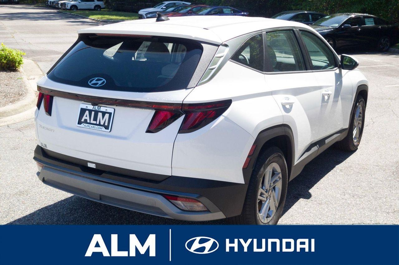 2025 Hyundai Tucson SE photo 4