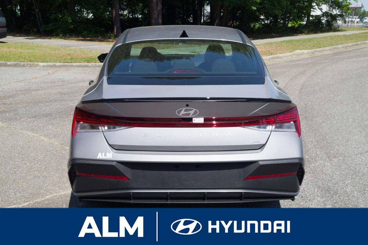 2025 Hyundai Elantra Hybrid SEL Sport photo 2
