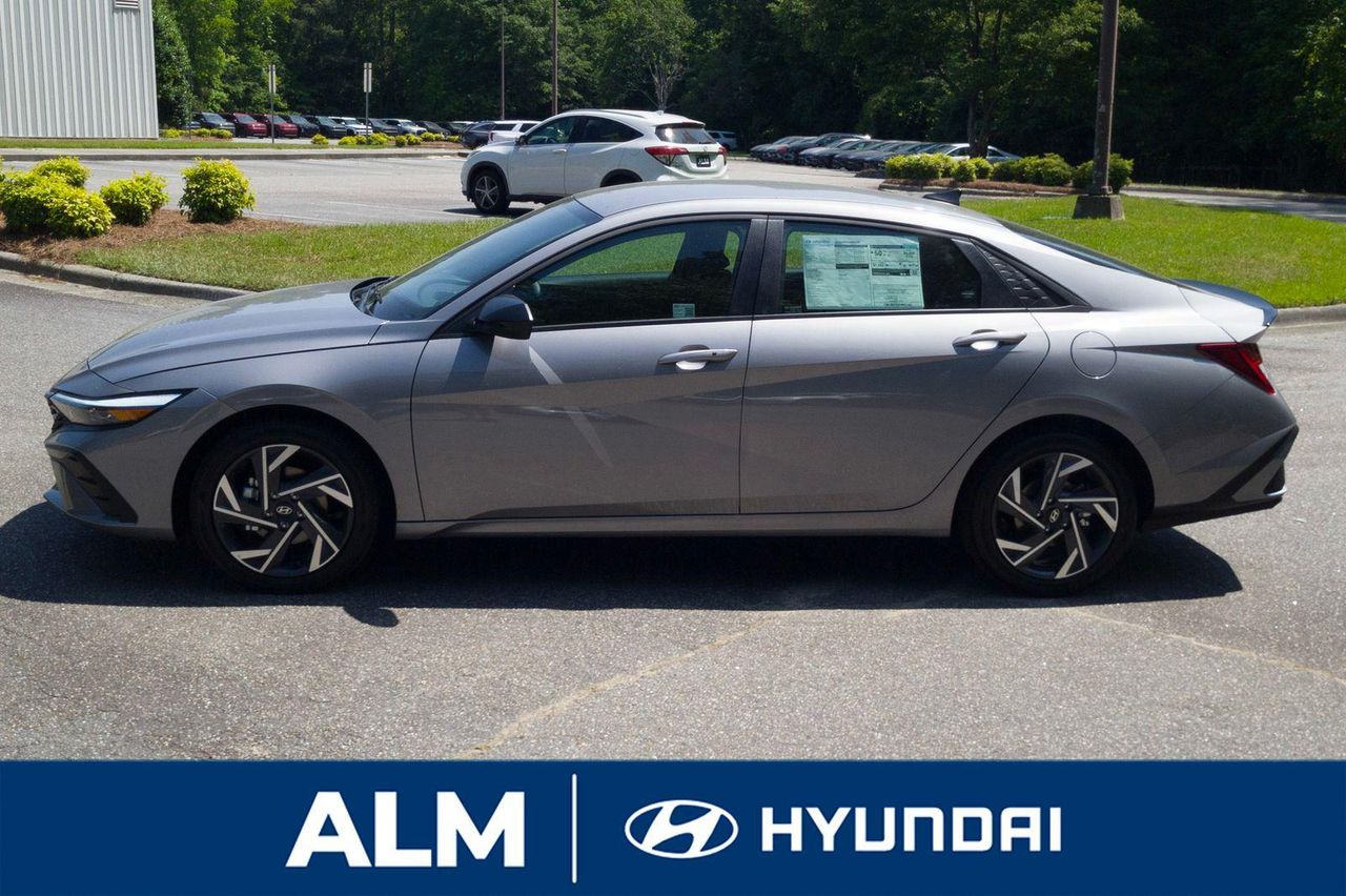 2025 Hyundai Elantra Hybrid SEL Sport photo 3