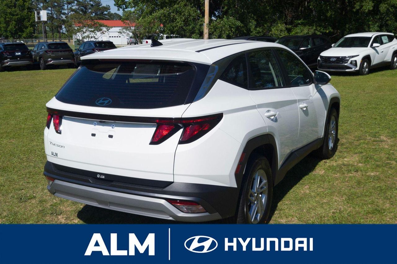 2025 Hyundai Tucson SE photo 3