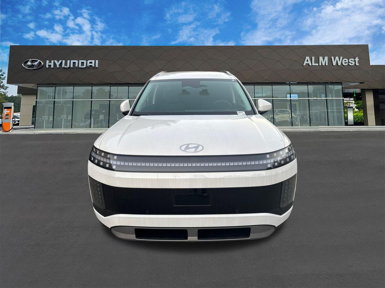 New 2026 Snow White Pearl HYUNDAI SE image 2
