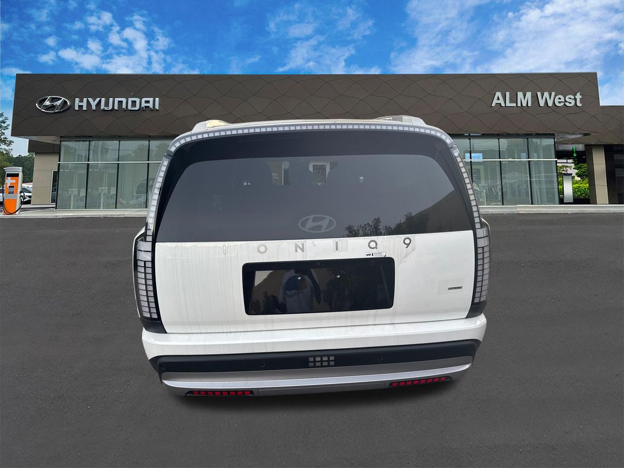 New 2026 Snow White Pearl HYUNDAI SE image 7