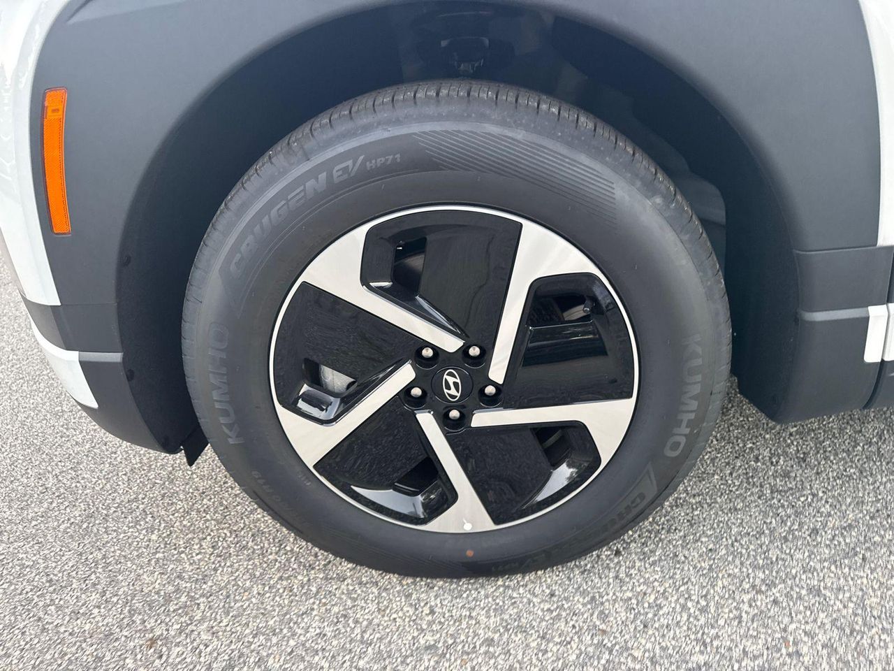 New 2026 Snow White Pearl HYUNDAI SE image 12