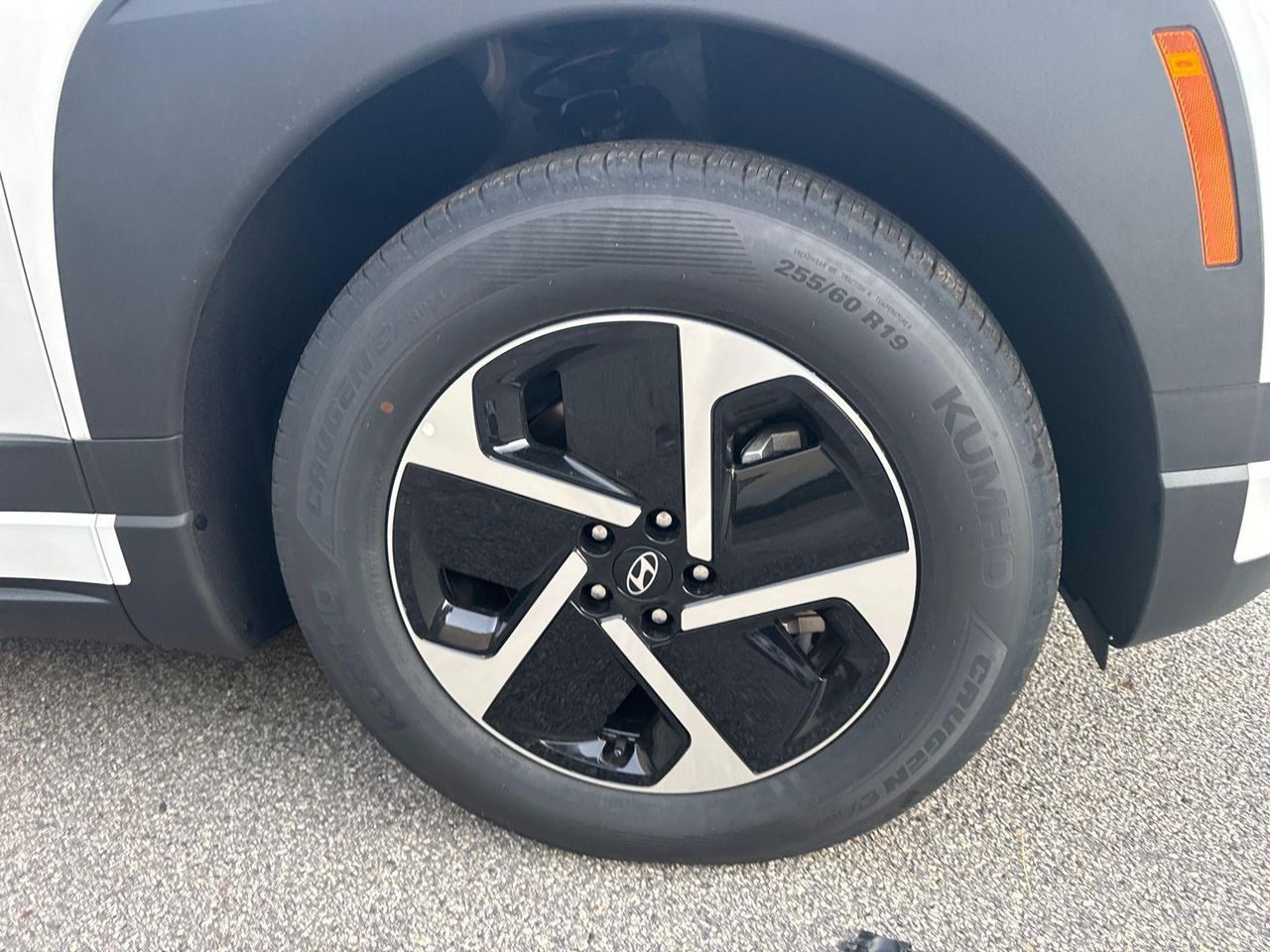 New 2026 Snow White Pearl HYUNDAI SE image 13