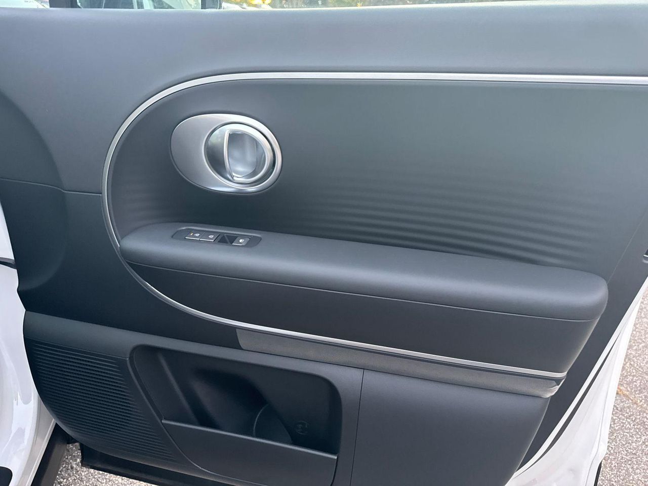 New 2026 Snow White Pearl HYUNDAI SE image 15