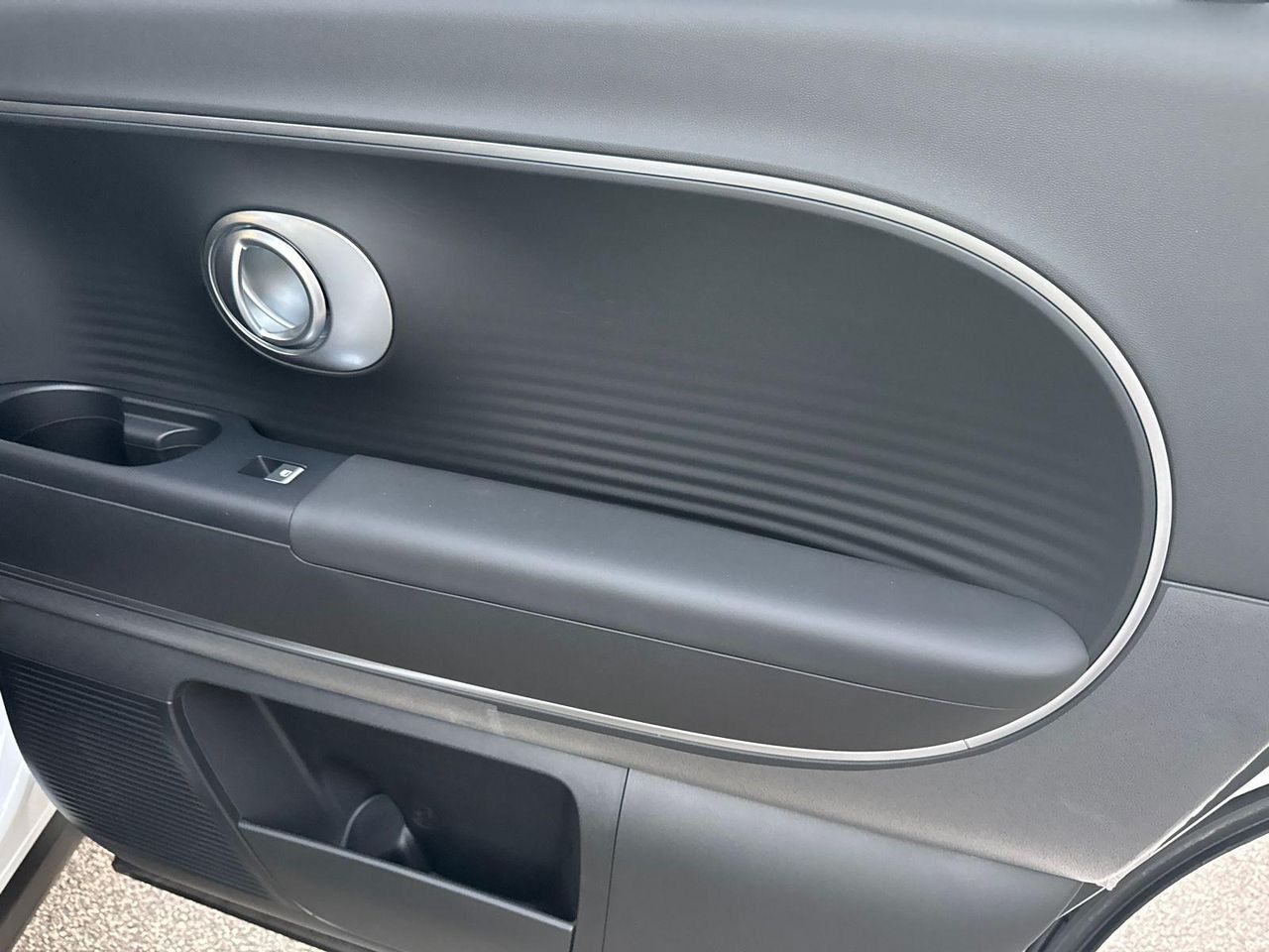 New 2026 Snow White Pearl HYUNDAI SE image 17