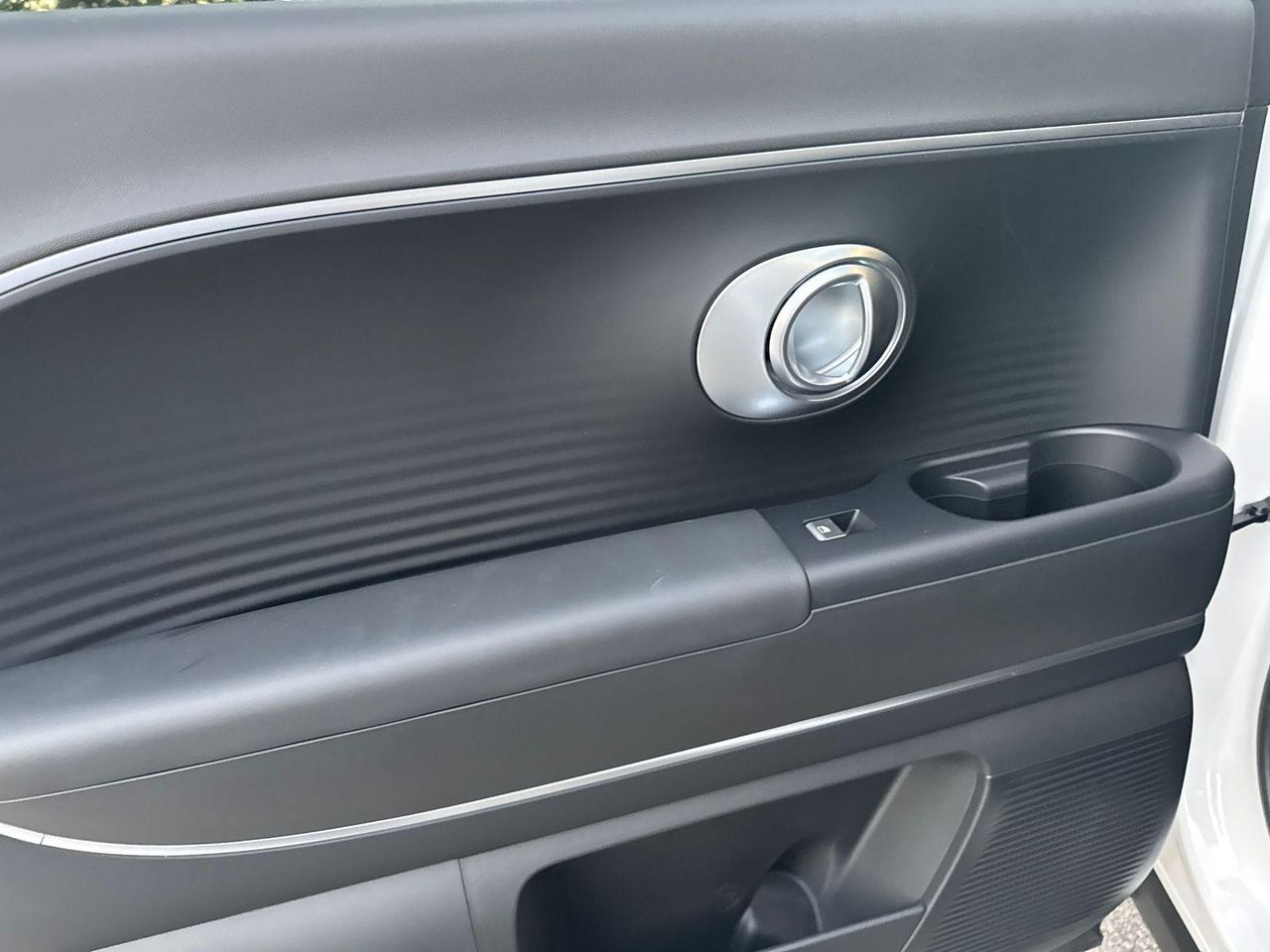 New 2026 Snow White Pearl HYUNDAI SE image 21