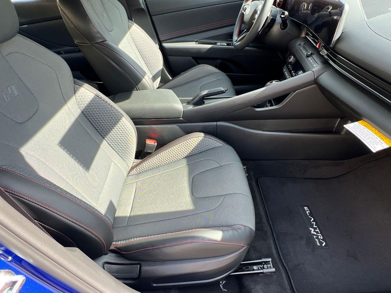 2025 Hyundai Elantra N Line - Photo 14