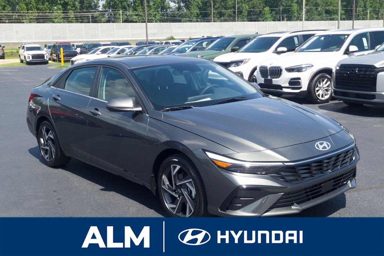 2025 Hyundai Elantra Hybrid Limited photo 3