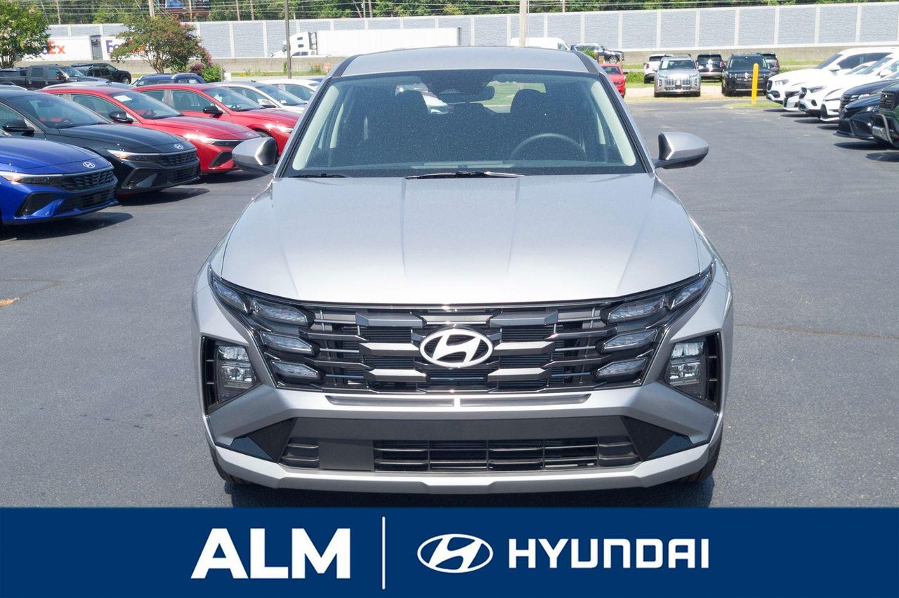2025 Hyundai Tucson SE photo 2