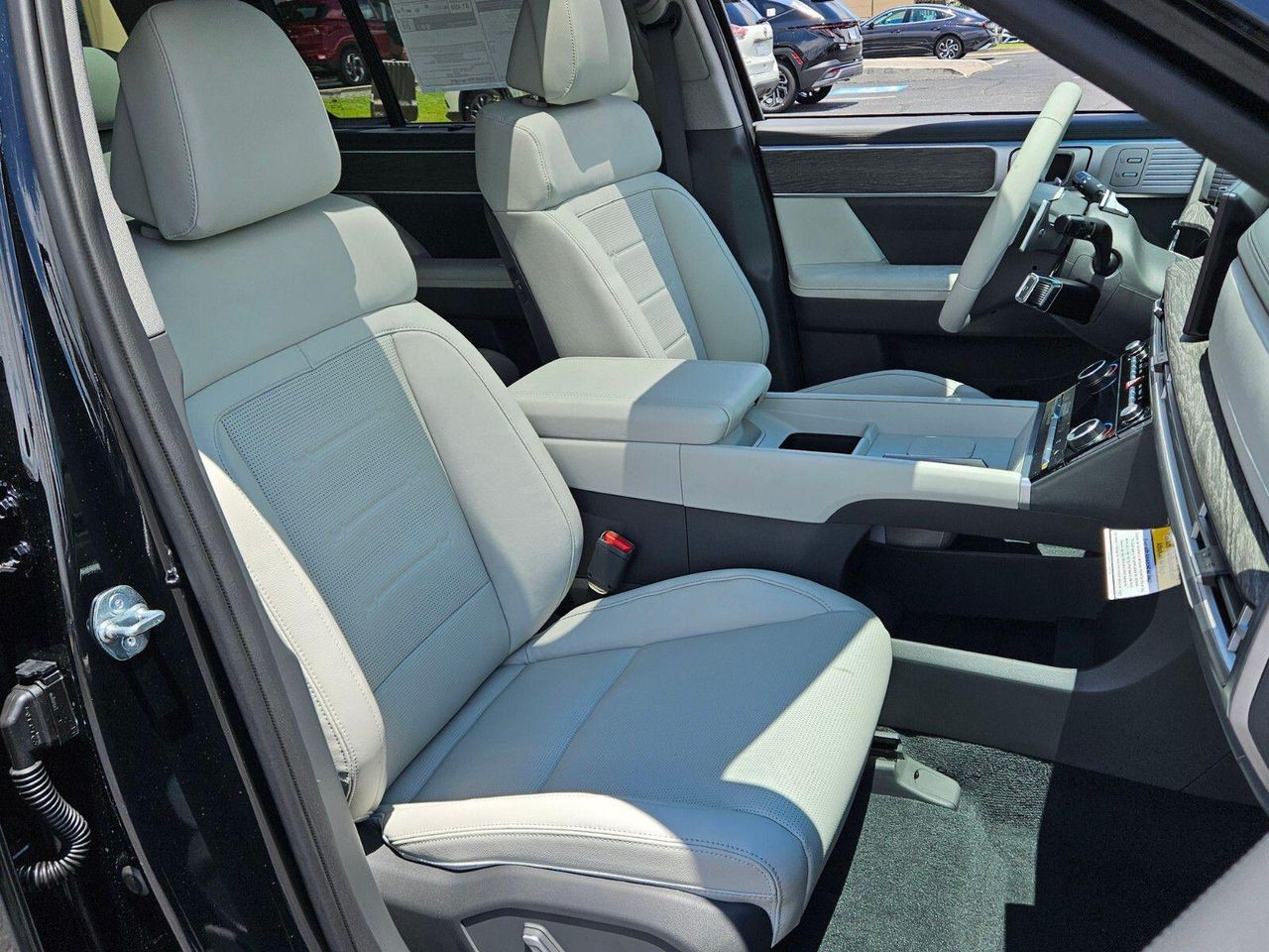 2025 Hyundai Santa Fe Limited - Photo 15