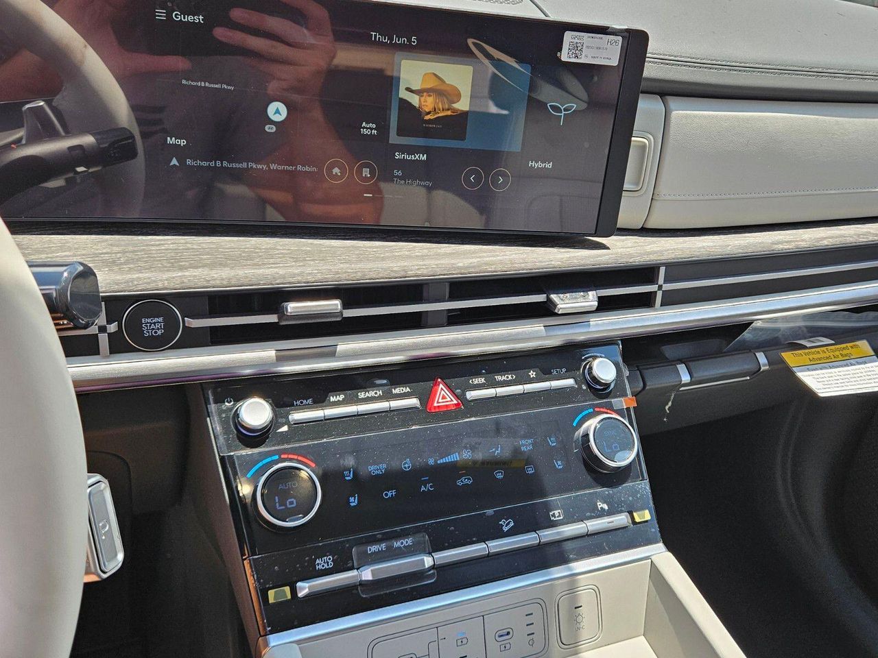 2025 Hyundai Santa Fe Limited - Photo 18