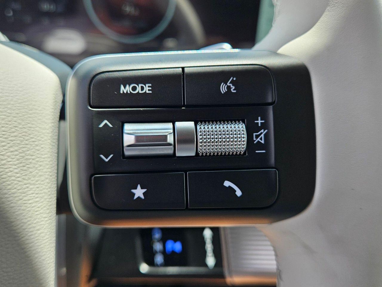 2025 Hyundai Santa Fe Limited - Photo 24