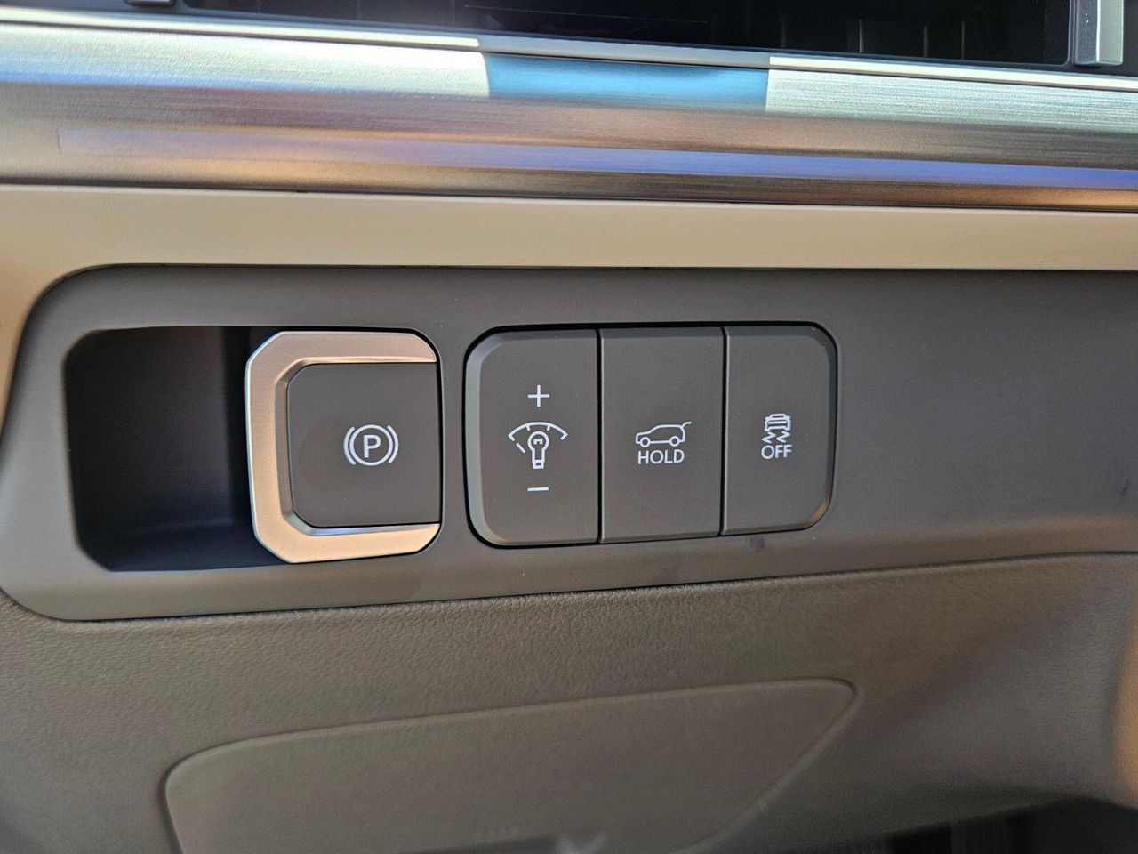 2025 Hyundai Santa Fe Limited - Photo 25