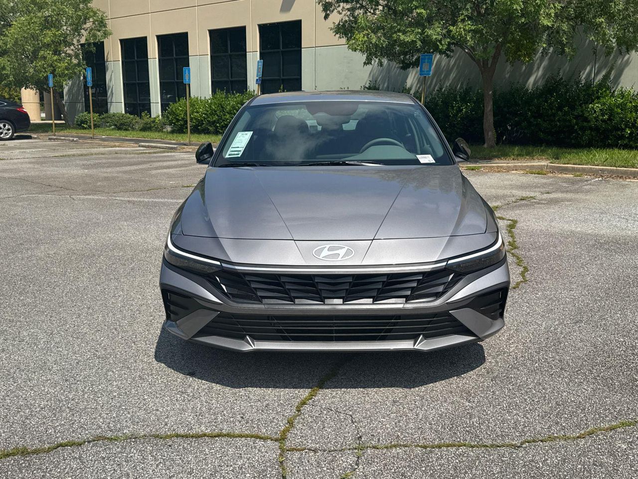 2025 Hyundai Elantra SEL Sport photo 2