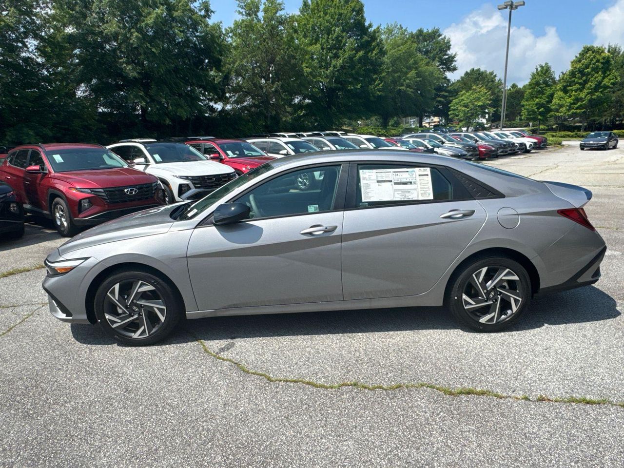 2025 Hyundai Elantra SEL Sport photo 8