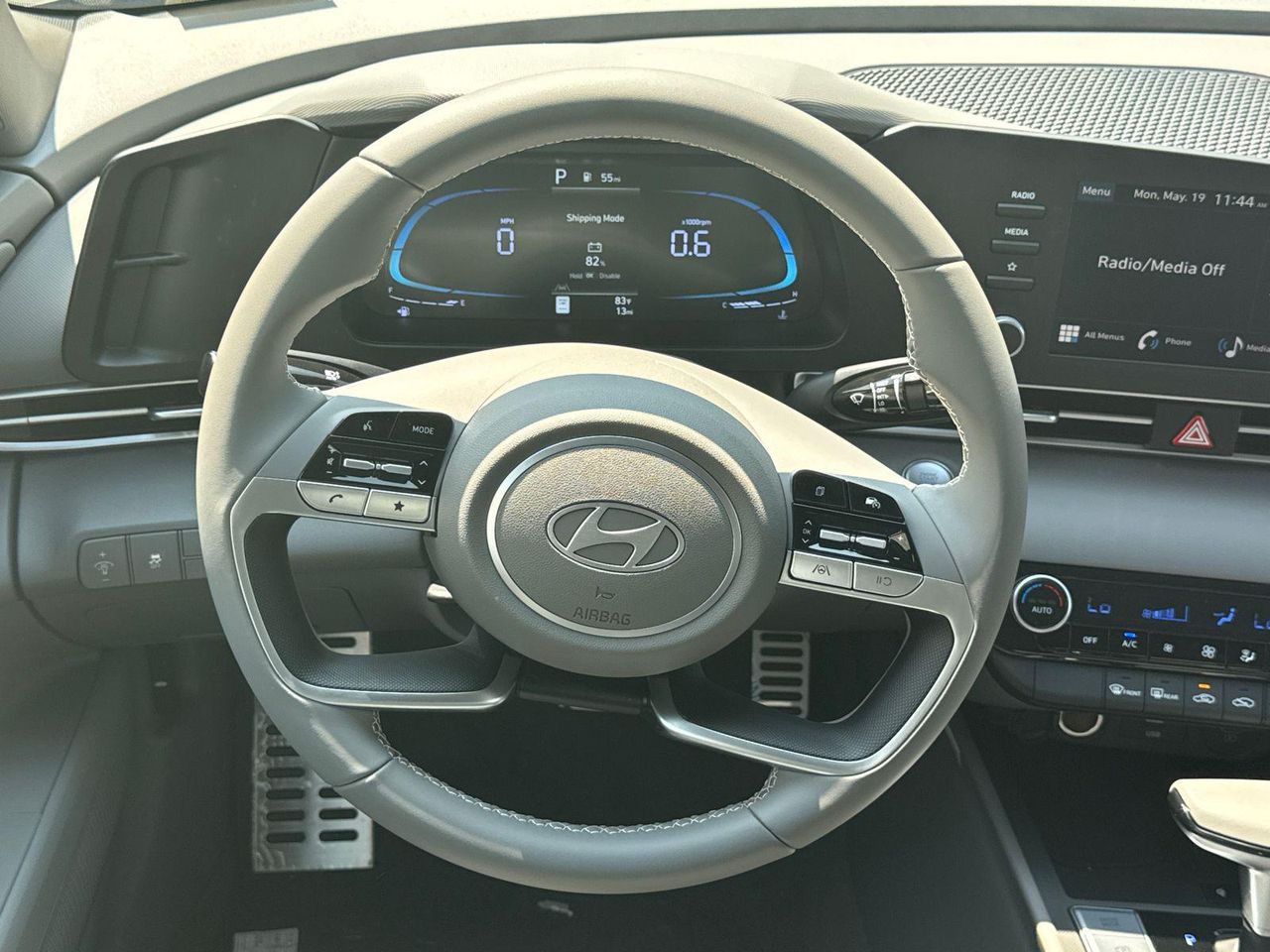 2025 Hyundai Elantra SEL Sport photo 20